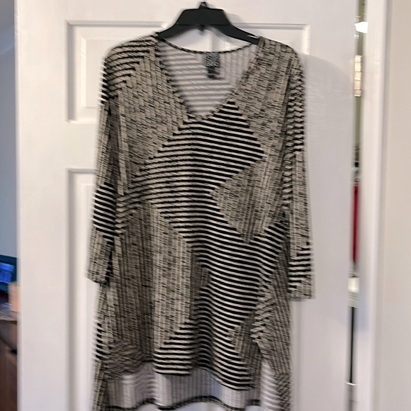 Clara Sunwoo top - new with no tags - Picture 1 of 3